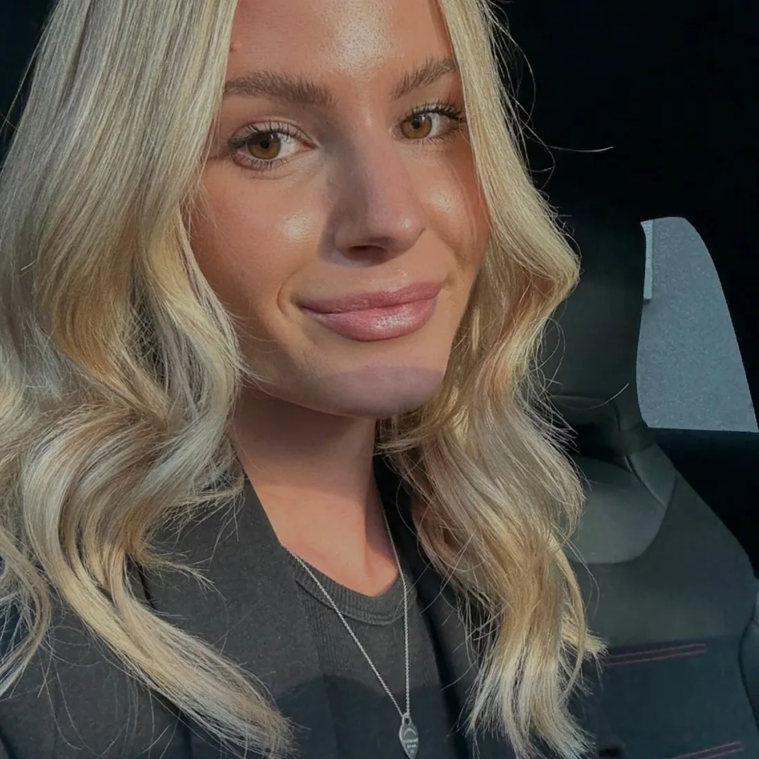 Blondiertes Haar nach dem Styling